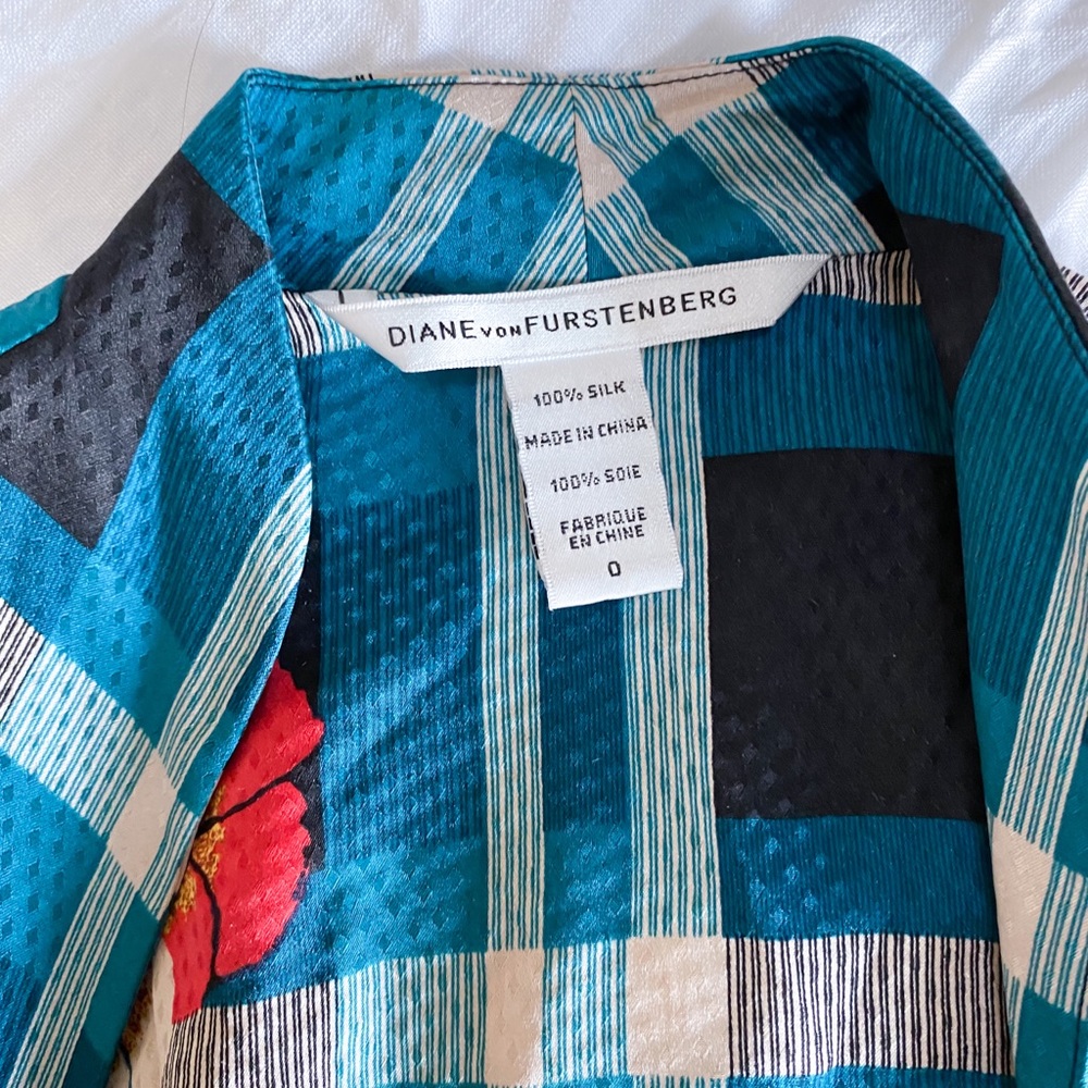 Vintage Diane von Furstenberg Silk Tied Blouse - Picture 2 of 4